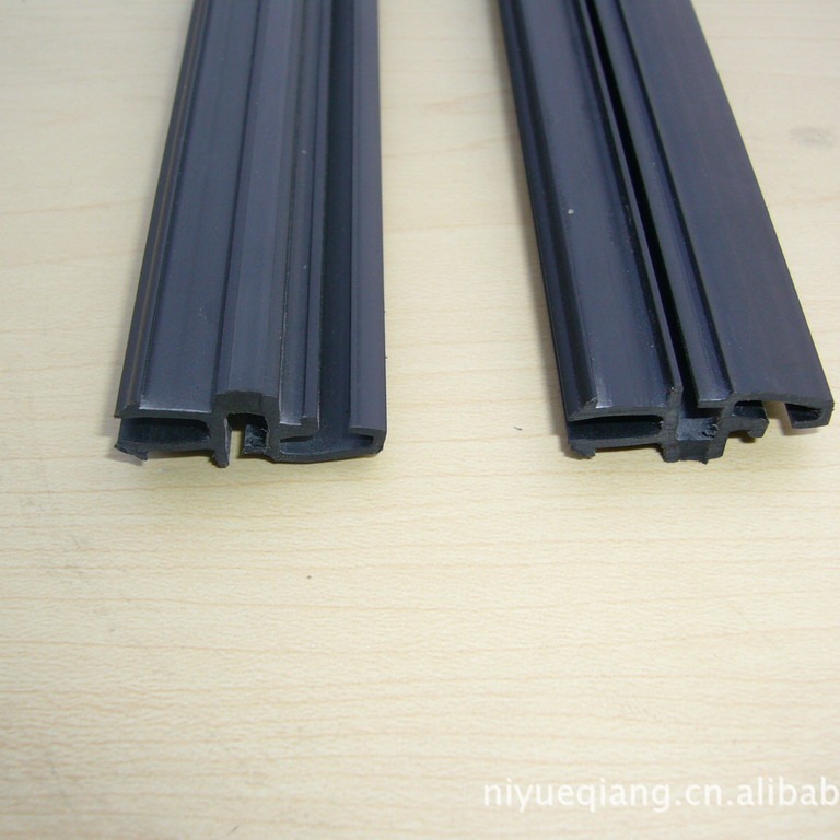 供应软硬共挤异型材PVC型材连接条装饰条耐磨损异型接口塑料配件