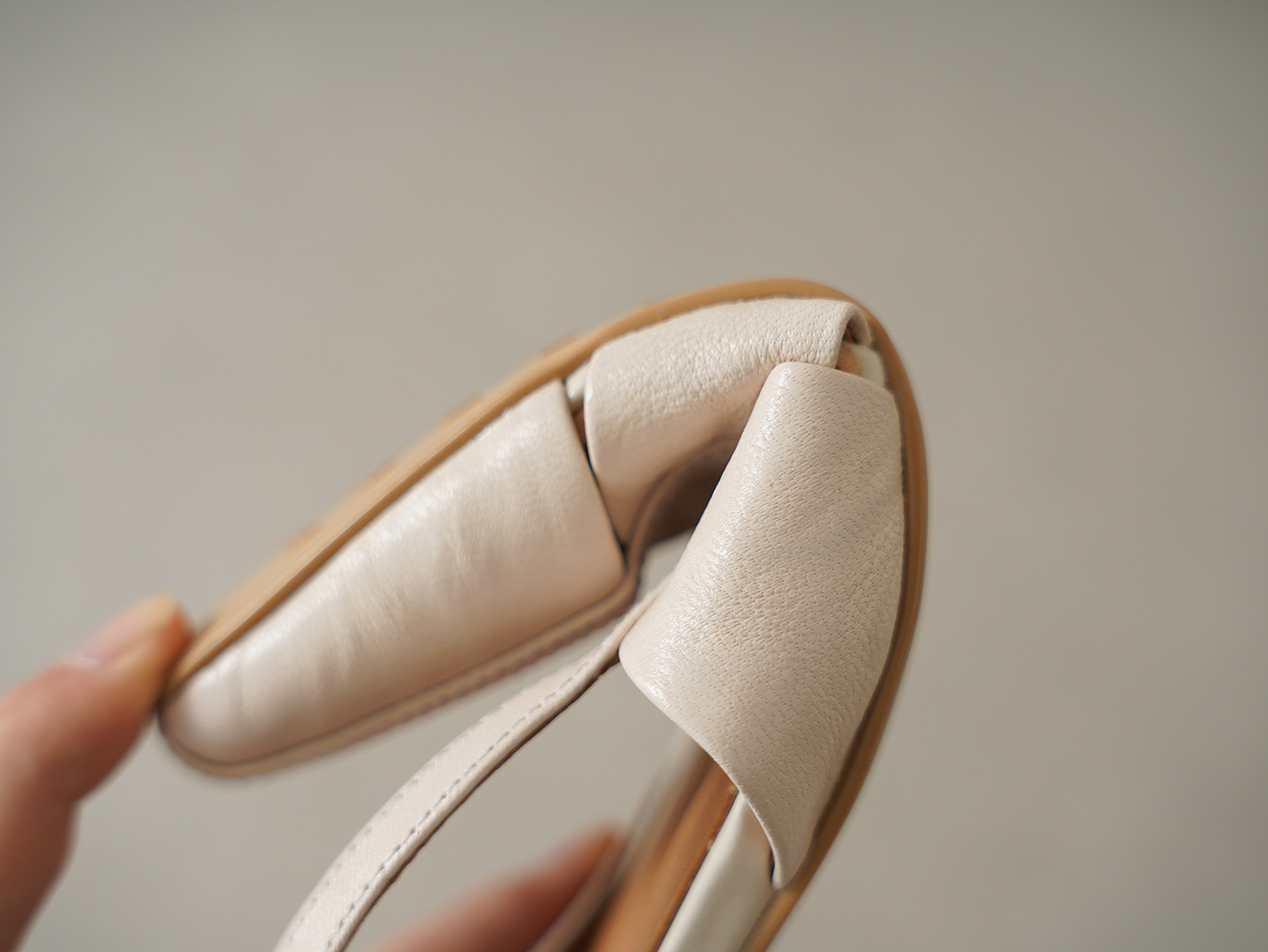 Sandal nữ da cừu gót thô quai ngang phong cách La Mã hở gót — đen chi tiết 21