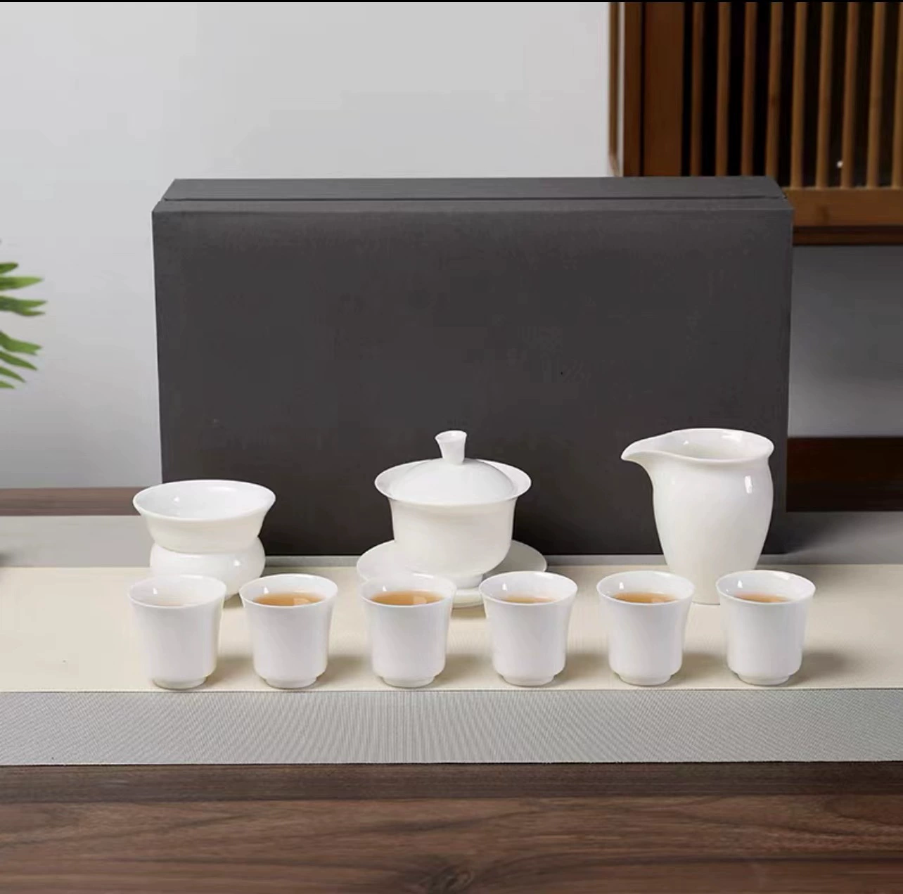 Ceramic tea set for home use, tea cup, gift box in gift box, simple and elegant design