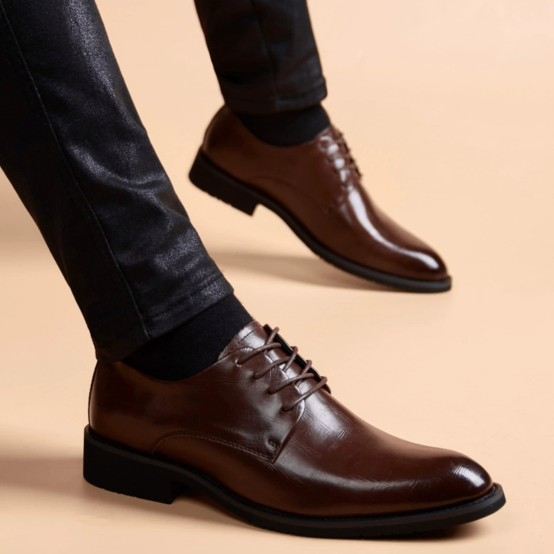 Маленькие кожаные туфли для мужчин, деловая официальная одежда, модные британские мужские туфли в корейском стиле, повседневные мужские туфли черного и коричневого цвета с мягкой подошвой, увеличивающие рост.