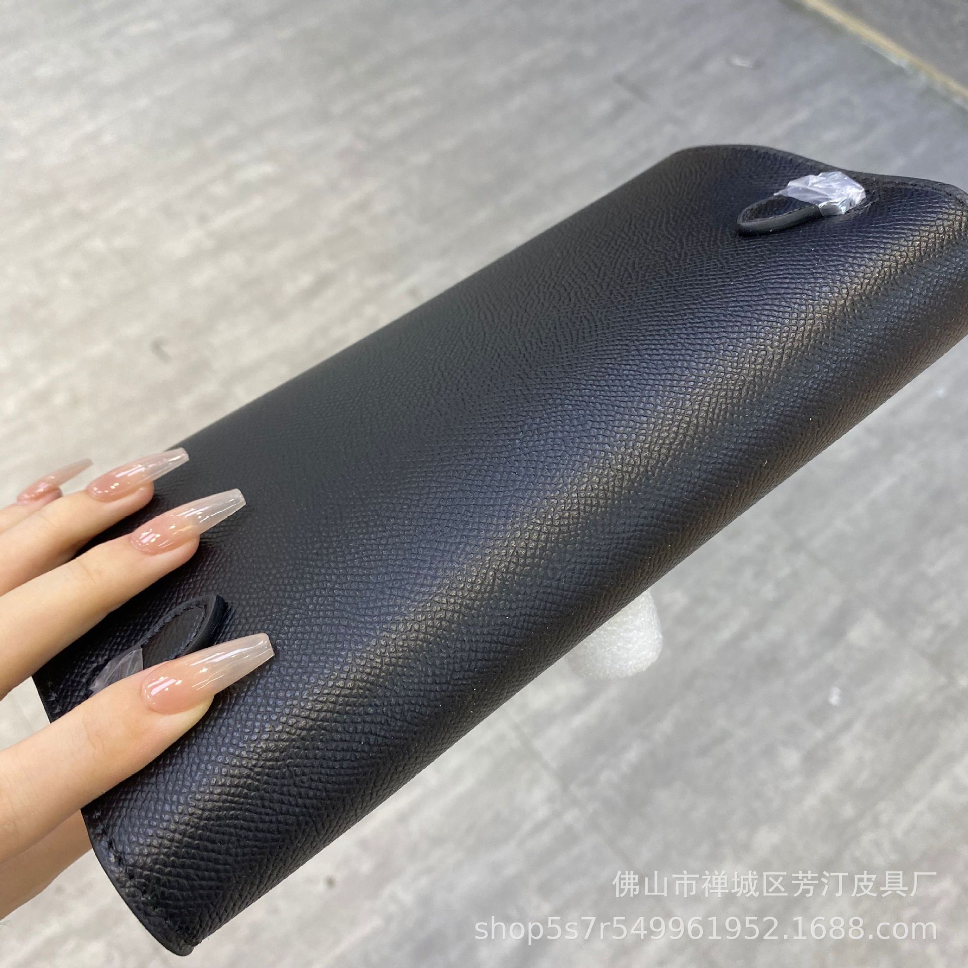 凯利横款钱包斜挎