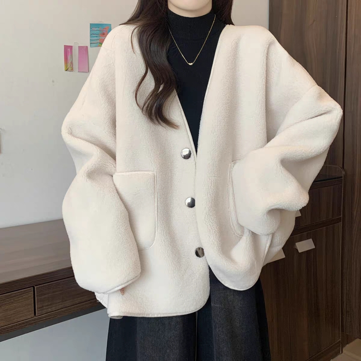 Plus-Size Women's V-Neck Long-Sleeve Wool Coat, New Autumn and Winter Thick Lamb Wool Top for Curvy Women