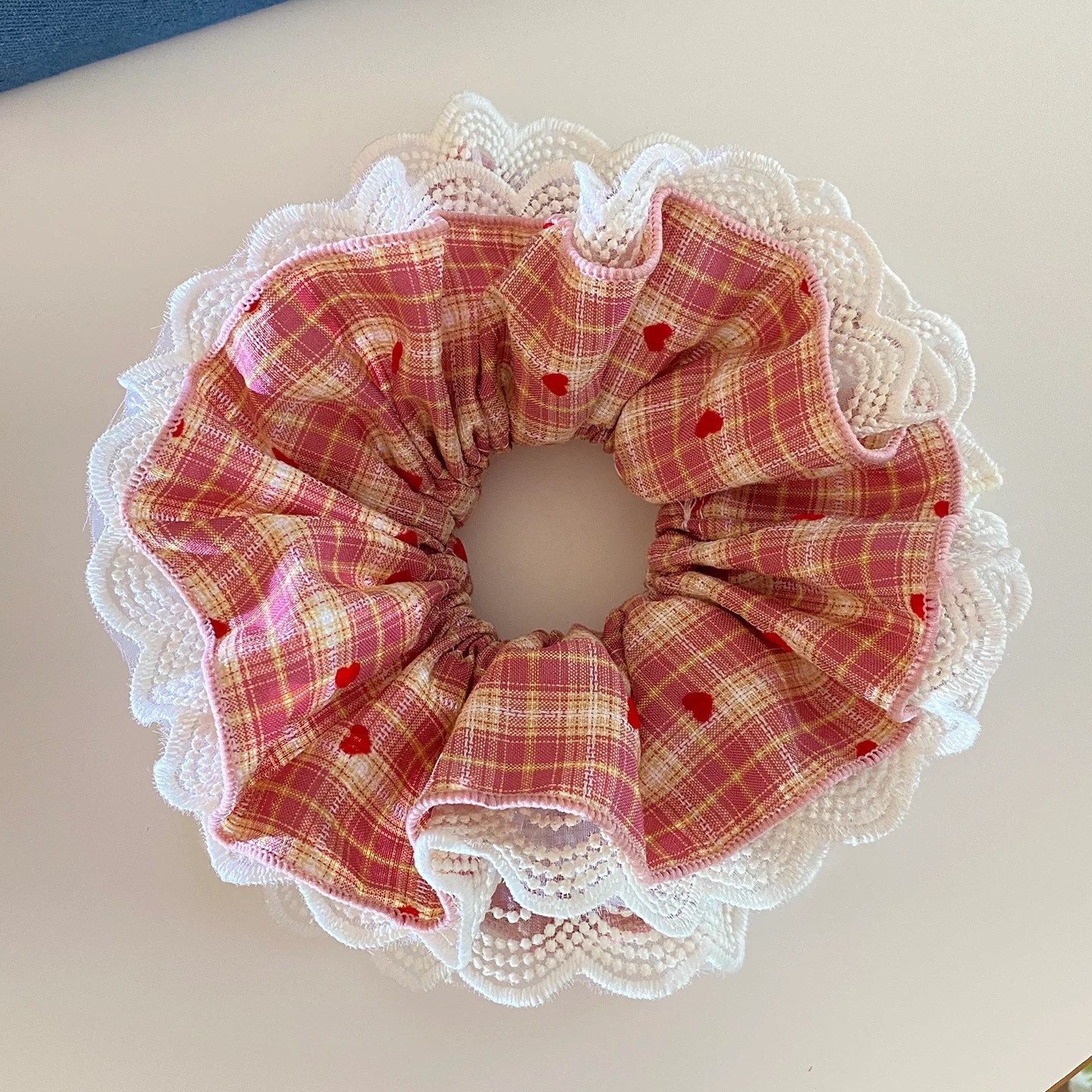 15#Vintage red and pink gingham heart lace trim, approximately 16cm