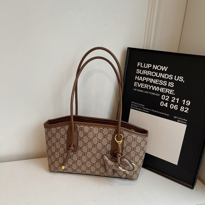 Large Capacity Tote Bag for Women 2026 New Minimalist Fashion Handbag Commuter Shopping Bag Single Shoulder Large Bag Large Capacity Tote Bag for Women 2026 New Minimalist Fashion Handbag Commuter Shopping Bag Single Shoulder Large Bag