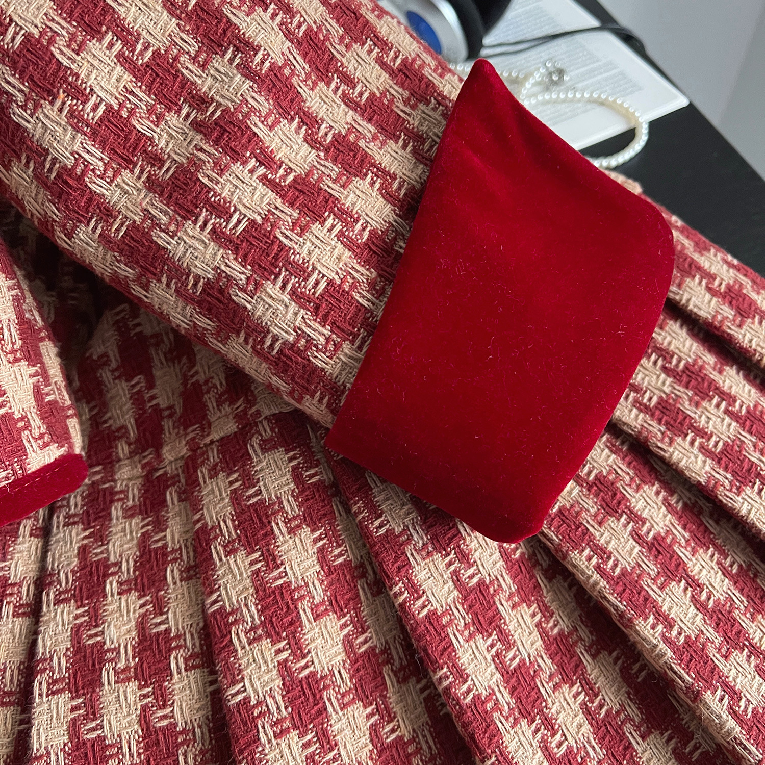 Dvojdielna dievčenská voňavá bavlnená súprava s červenou mriežkovanou mašľou, kórejská edícia, zimná edícia 2023, 68185_voghion.com