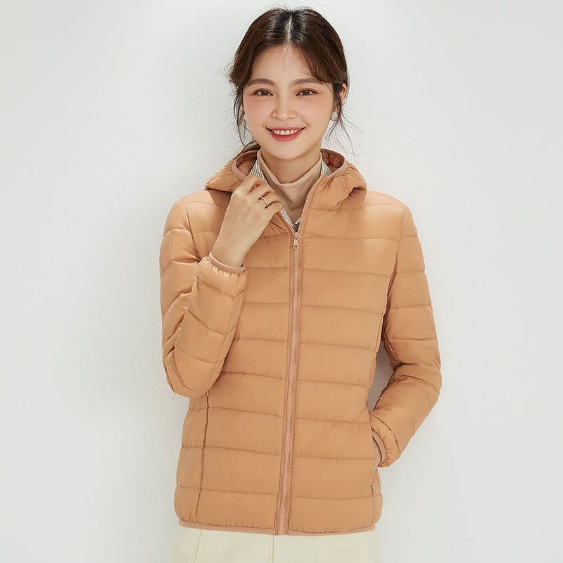90 chaqueta de plumón de mujer con capuchón ligero corto de tamaño grande ligero estilo extranjero chaqueta de plumón blanco chaqueta Pinghu al por mayor