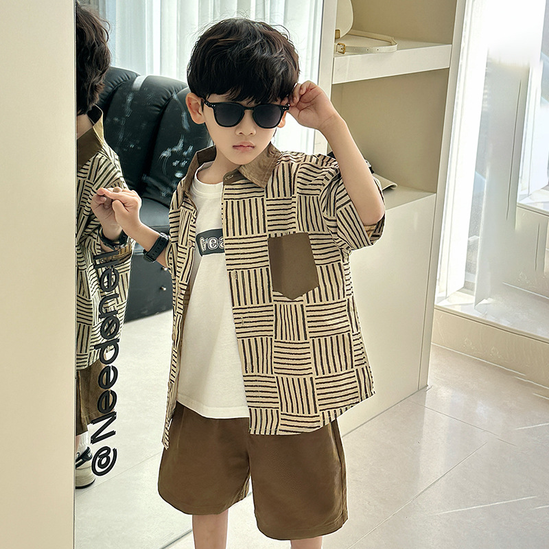 8109 Traje para niños Moda Fried Street Ropa para niños 2025 Nuevo estilo Estilo occidental Ropa de verano a rayas coreanas Ropa para bebés