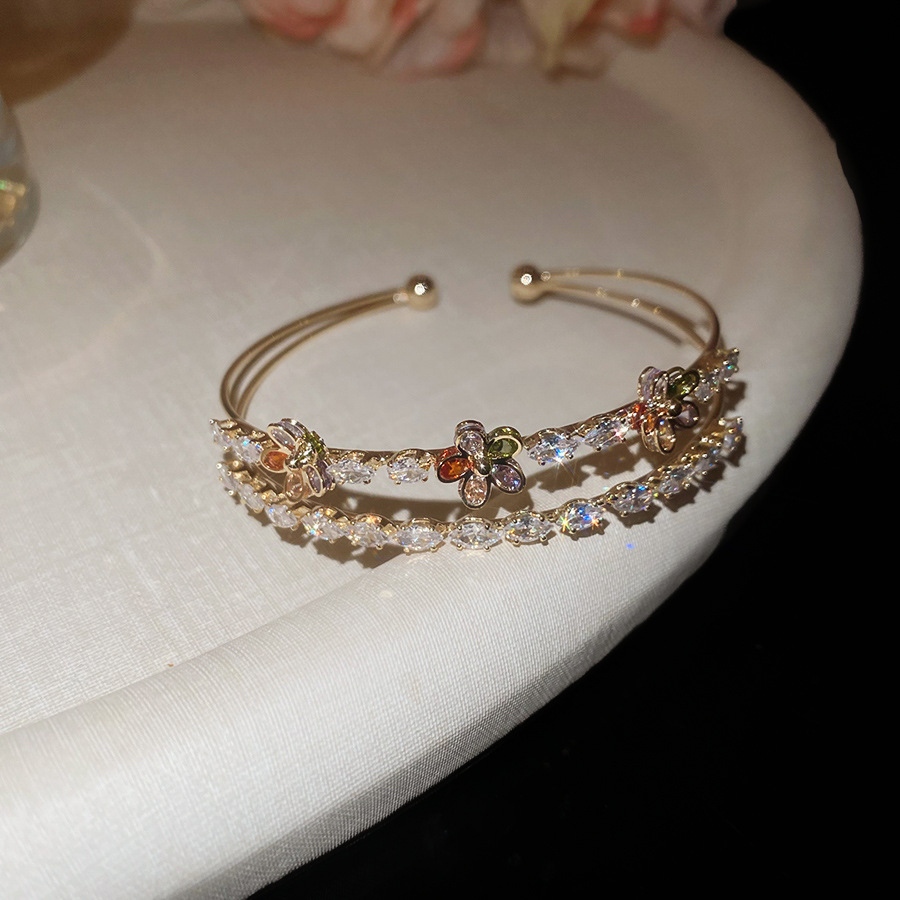 Pulsera de apertura geométrica de malla de flor de circón, pulsera retro de lujo ligero exquisito europeo y americano