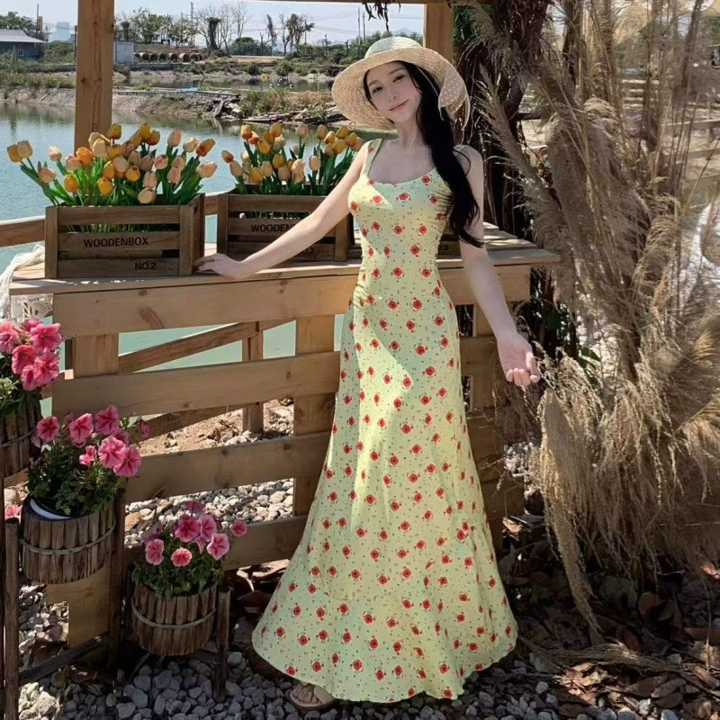 Элегантное и изысканное платье для горячих девушек, зрелое, в стиле чистого желания, желтое платье на тонких бретельках с цветочным принтом, французское сексуальное длинное платье для чайной паузы.
