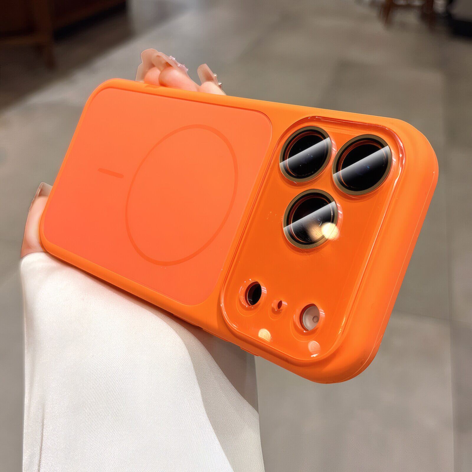 Funda de Silicona con Gran Ventana para iPhone 17 Pro Max, Absorción Magnética, Carga Inalámbrica
