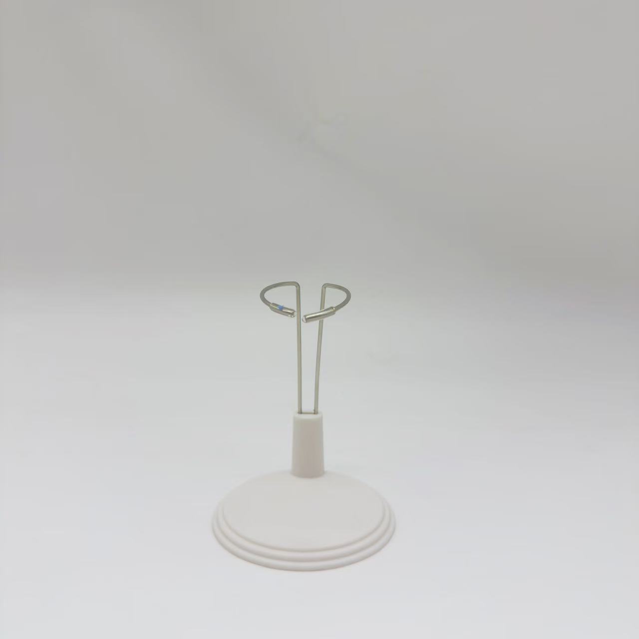 15cm stand (white) height 7-9cm