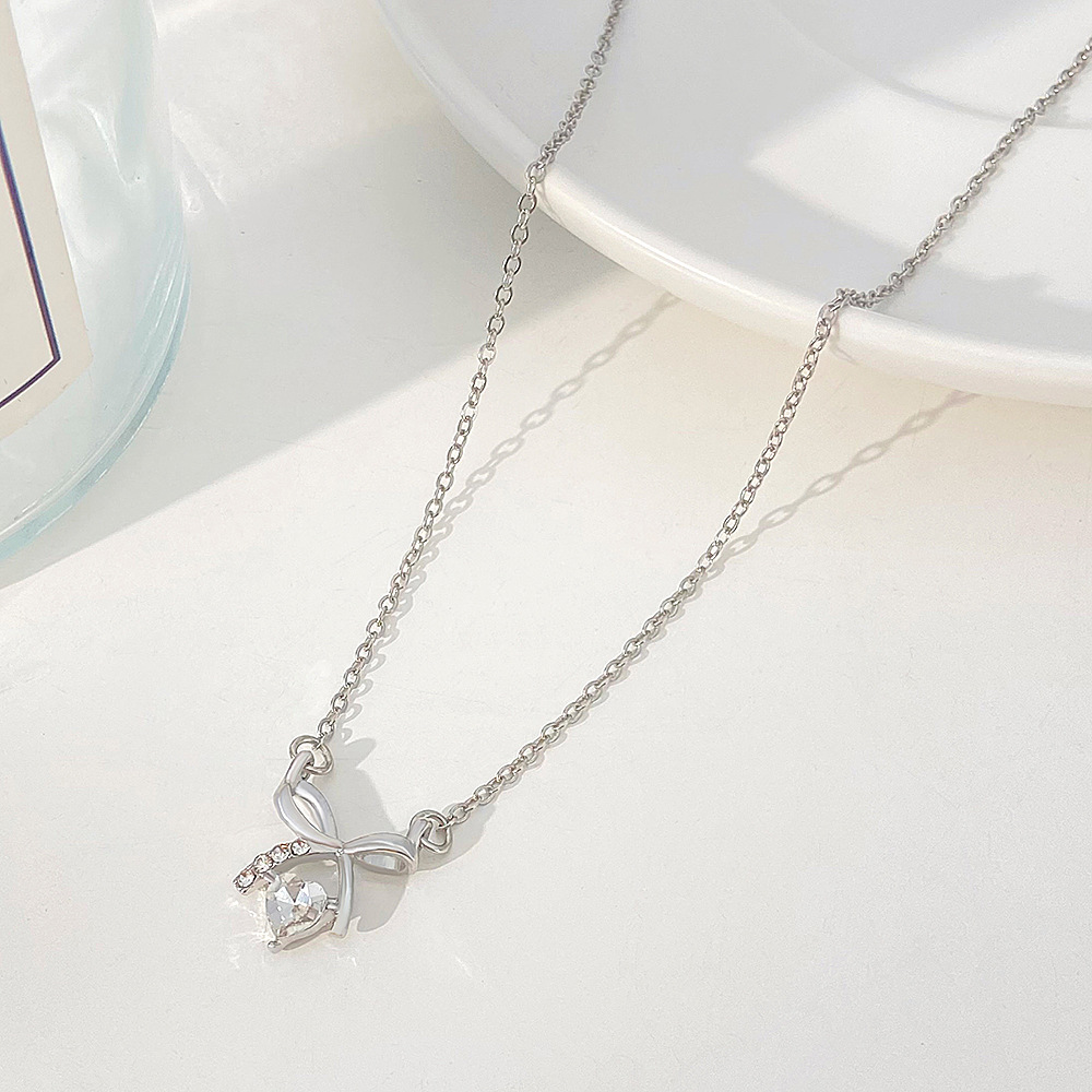 Collana con ciondolo a fiocco in zircone squisita per donna, tendenza Ins, lusso leggero, design di nicchia, stile giapponese e coreano._voghion.com