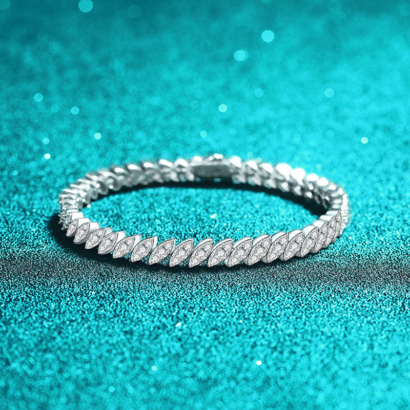 Three-Claw Hidden Buckle Moissanite Bracelet for Women, Sterling Silver Niche Design, Accessible Luxury Full Diamond Tennis Chain, Shining and Versatile for People