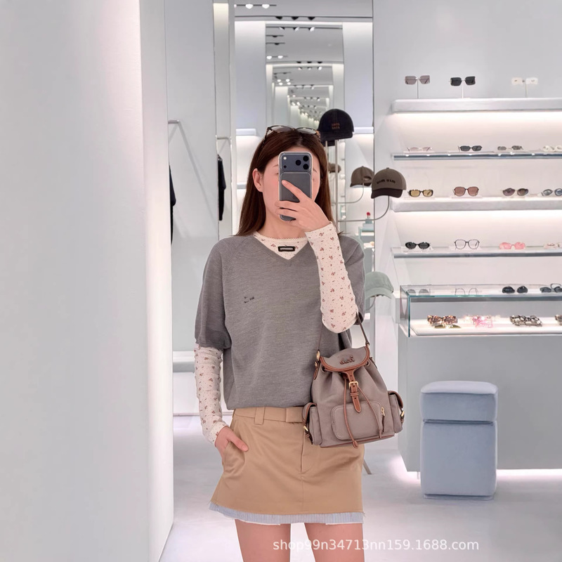 26 Early Spring Shenzhen Nanyou Knitted V-Neck Short Sleeve Wool Blend Raglan Sleeve Clean and Skin-Friendly Design Free Shipping