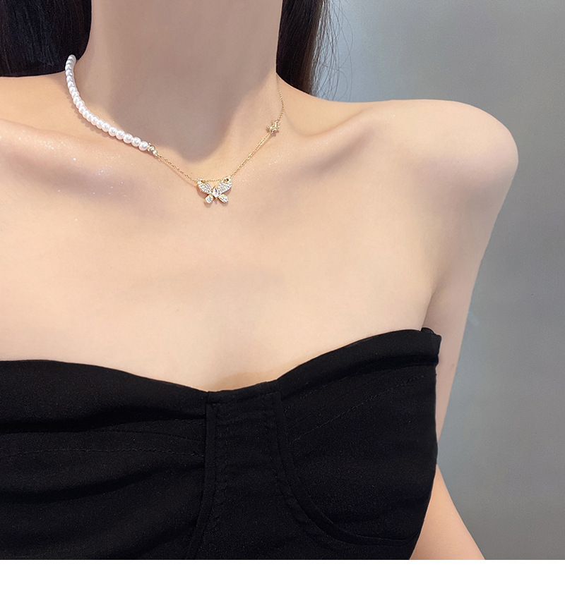 Japanese And Korean Fashion Personality Butterfly Titanium Steel Necklace Net Red Design Pearl Zircon Pendant Temperament Clavicle Chain display picture 1