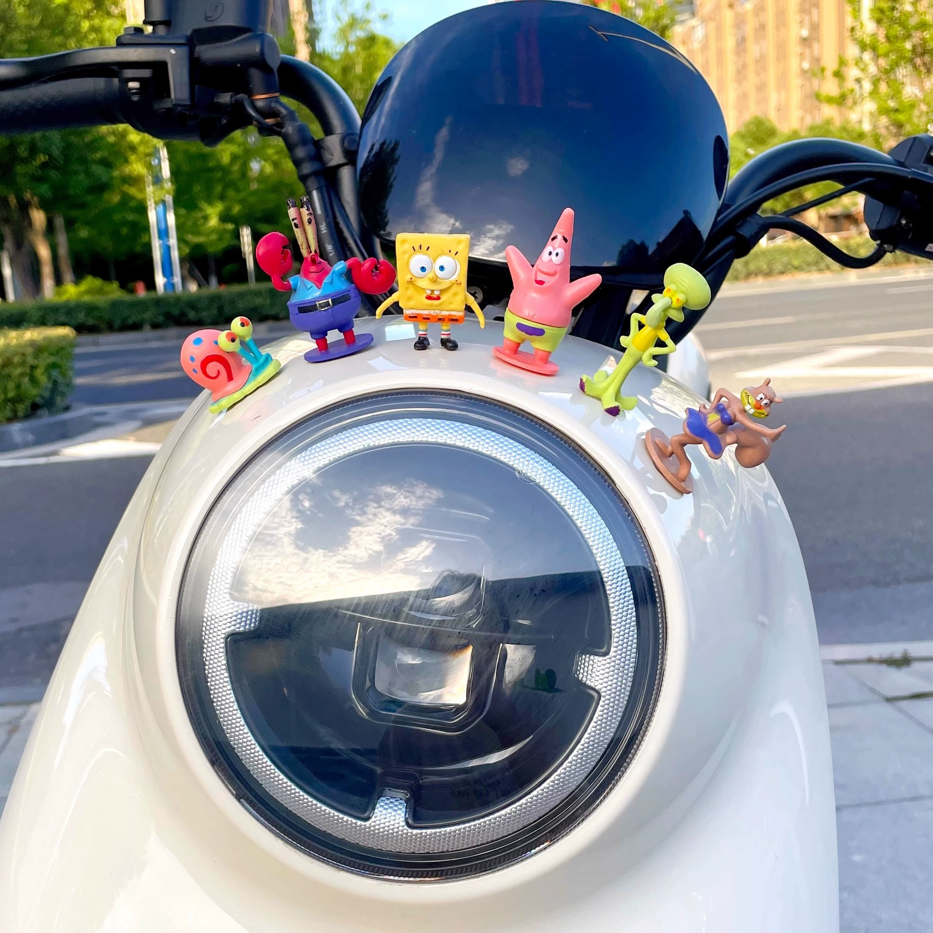 Губка Боб в зеркале заднего вида с центральной консолью аккумуляторная батарея электромобиль мотоцикл аксессуары куклы