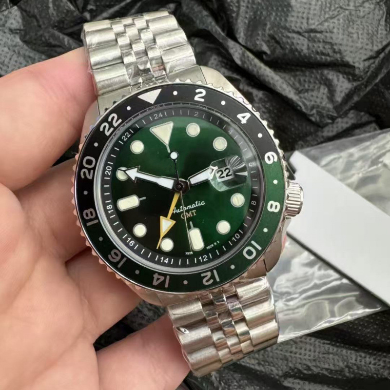 Seiko No. 5 Men's Watch Gmt Five-Row Chain Steel Strap Waterproof Mechanical Calendar Men's Watch Export Watch Ssk001K1