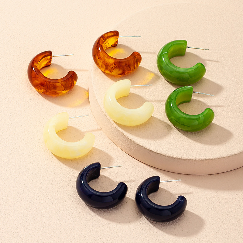 Retro Solid Color Acrylic C-shape Earrings Wholesale Nihaojewelry display picture 8