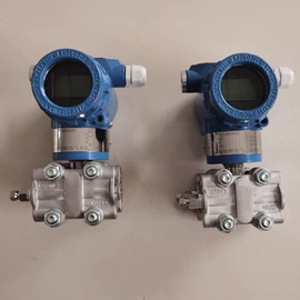 振动传感器;温度传感器;显示仪表