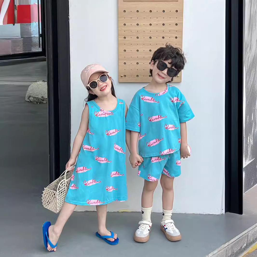 Boys' and Girls' Summer Leisure Sports Sibling Set with Blue Base Pink Print Blouse Skirt + Short-Sleeve Top and Shorts