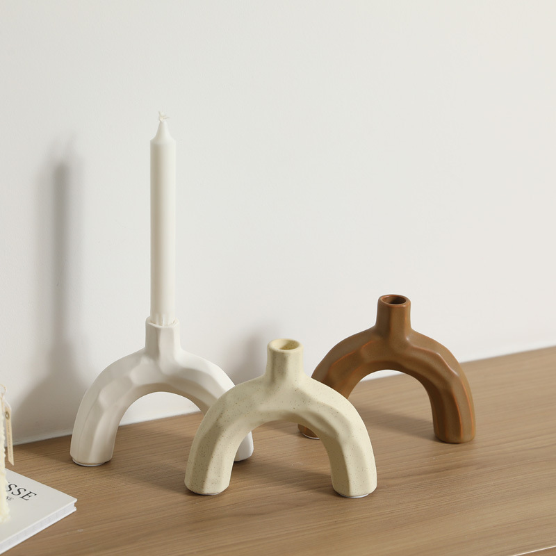 Ornamento de cerámica de viento tranquilo de la sala de estar de escritorio doméstico retro candelabros de atmósfera decoración suave al por mayor
