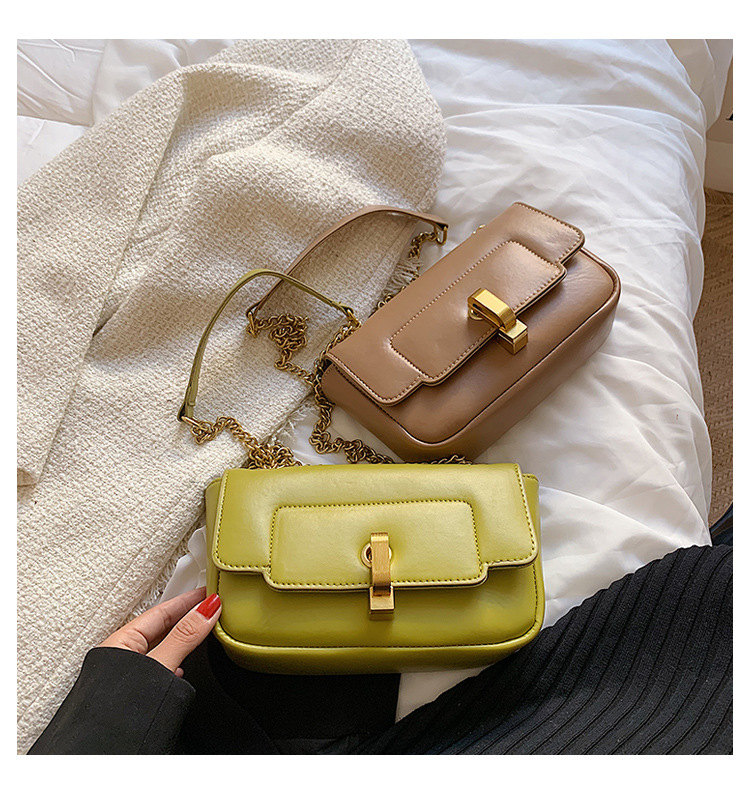 Fashion Retro Lock Single Shoulder Diagonal Bag 2022 Spring Chain Small Square Bag display picture 5