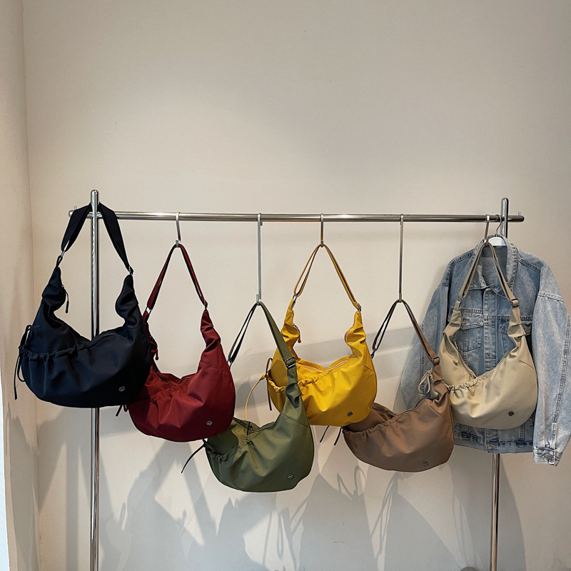Fashion Women's Dumpling Bag Solid Color Nylon Cloth Simple Crossbody Bag Lightweight Shoulder Bag For Commuting And Students