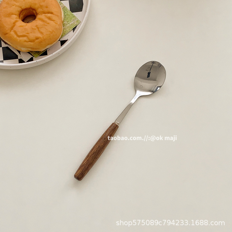 웬지 나무 손잡이 원형 스푼