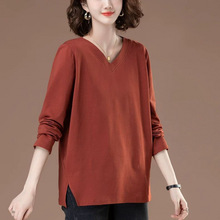 2-300斤中年妈妈秋装新款长袖T恤女宽松大码时尚开叉v领上衣女ins