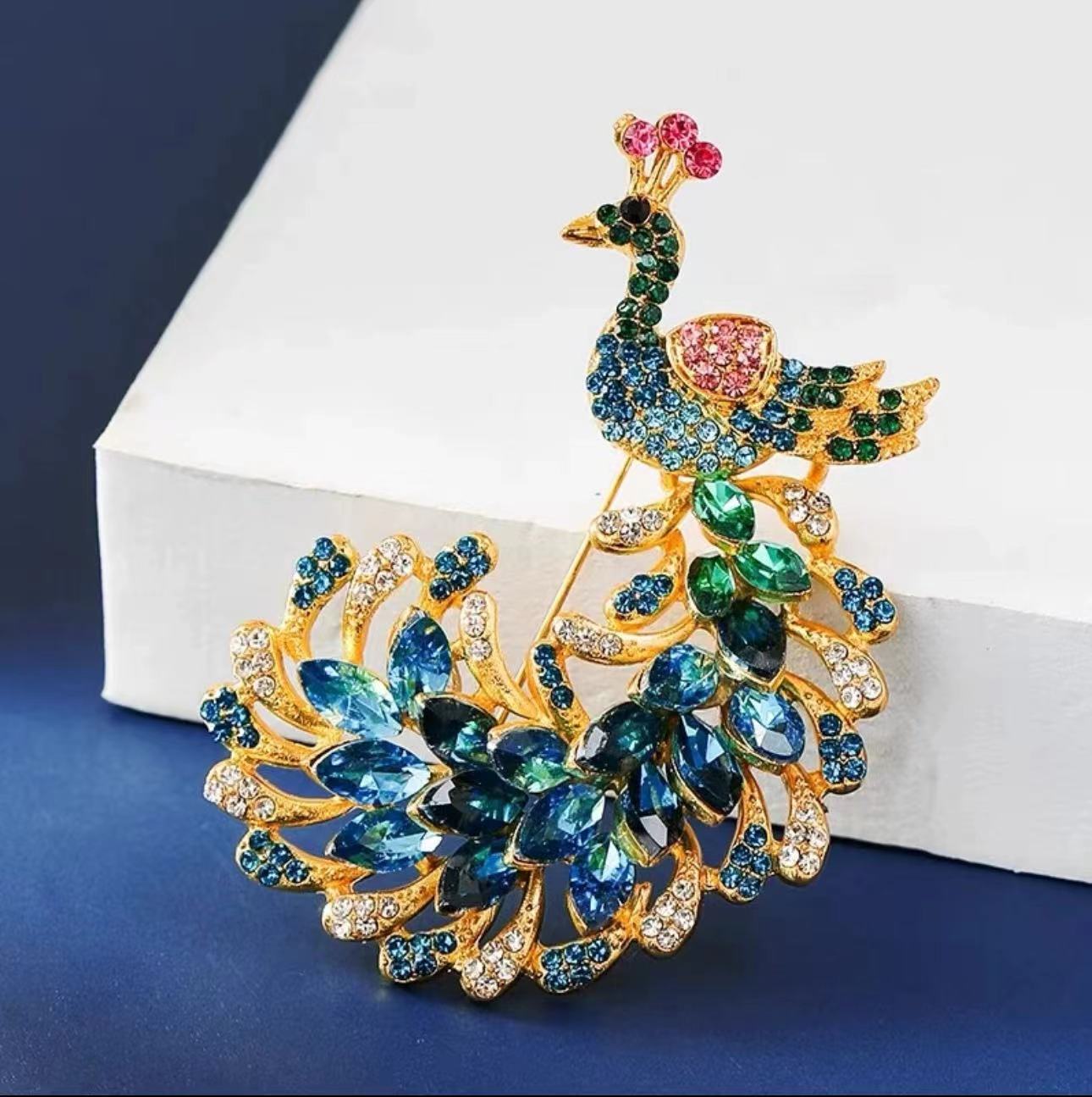 Elegante Pfauenbrosche Für Damen Hochwertiges Modeaccessoire_voghion.com