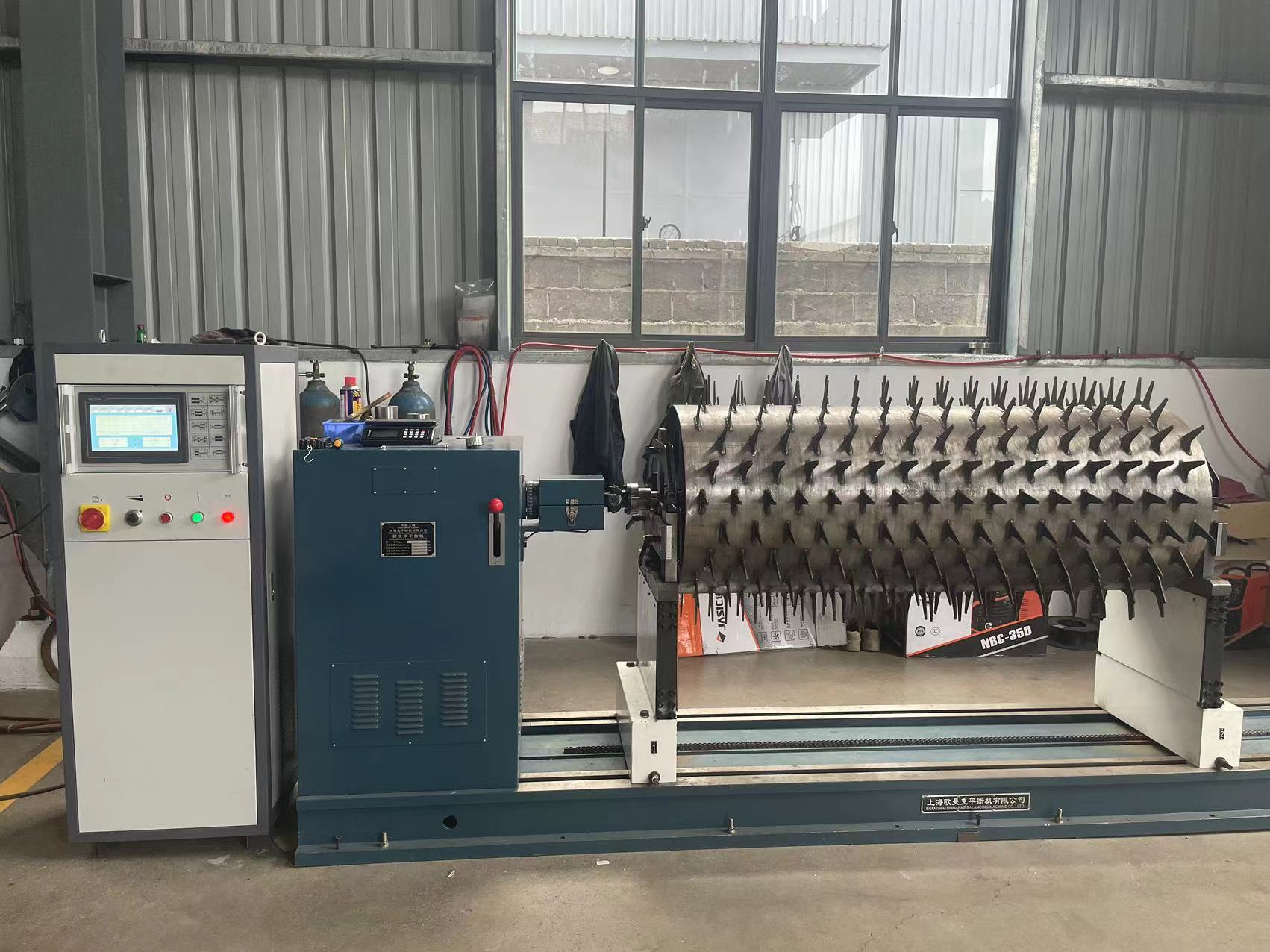 辊筒动平衡机（正图）