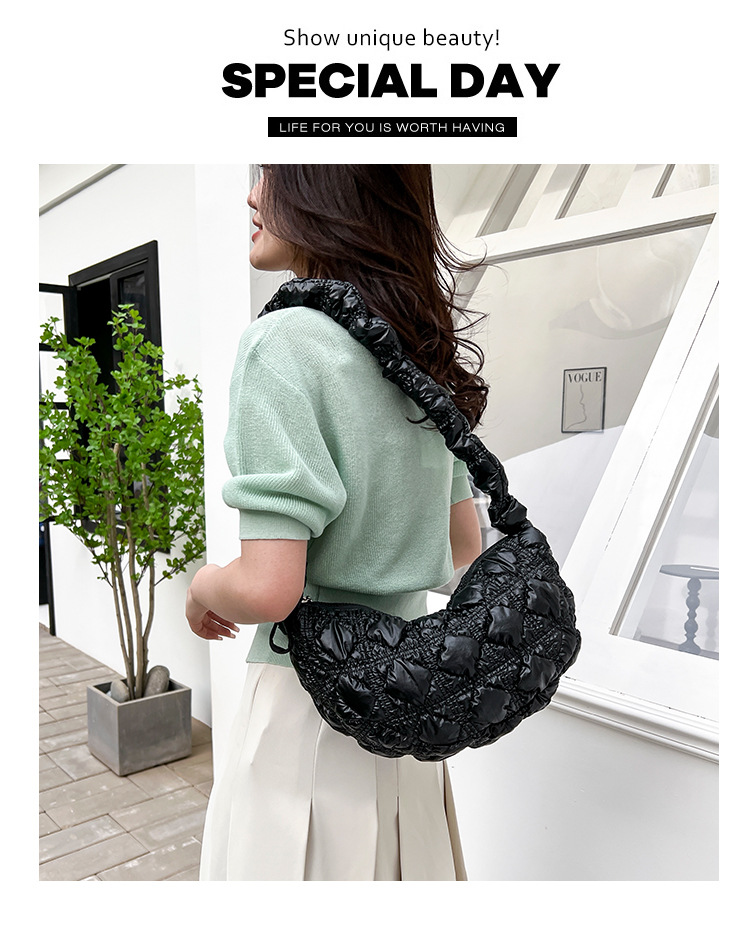Koreanische Version der modischen Wolkentasche, plissierte Knödeltasche, vielseitige Umhängetasche mit einer Schulter für Damen (mit Staubbeutel im Lieferumfang enthalten)_voghion.com