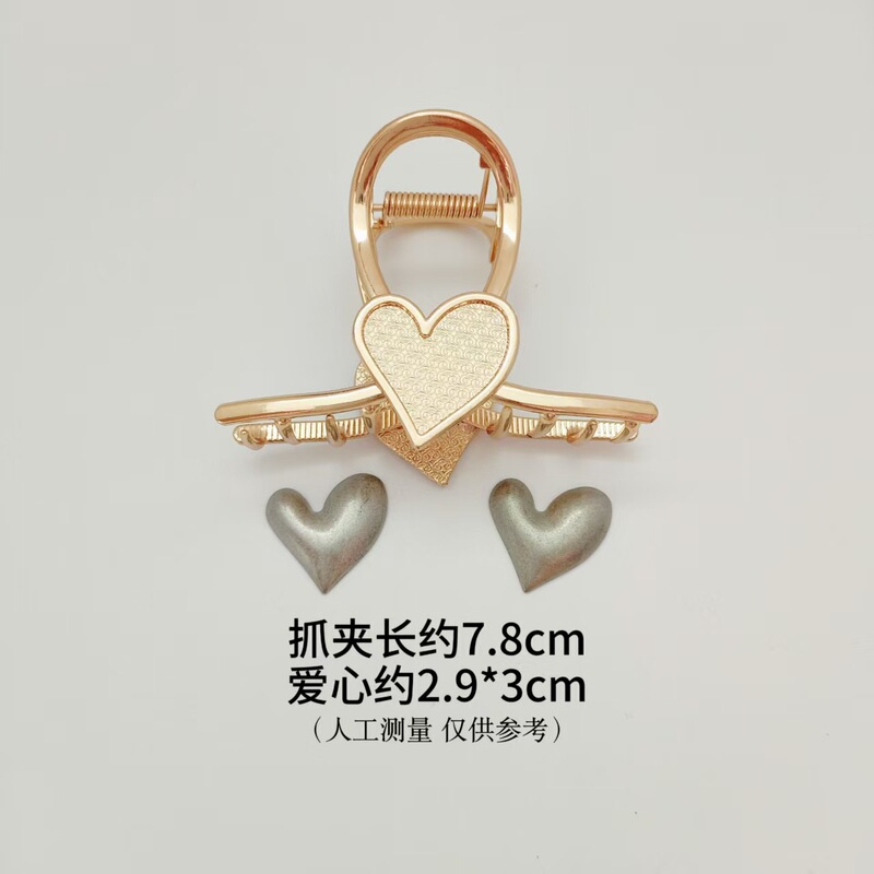 新型の宋錦は胚の底の蝶のサメをつかんで蓋の蝶結びの四つ葉のクローバーの愛を挟みます。|undefined