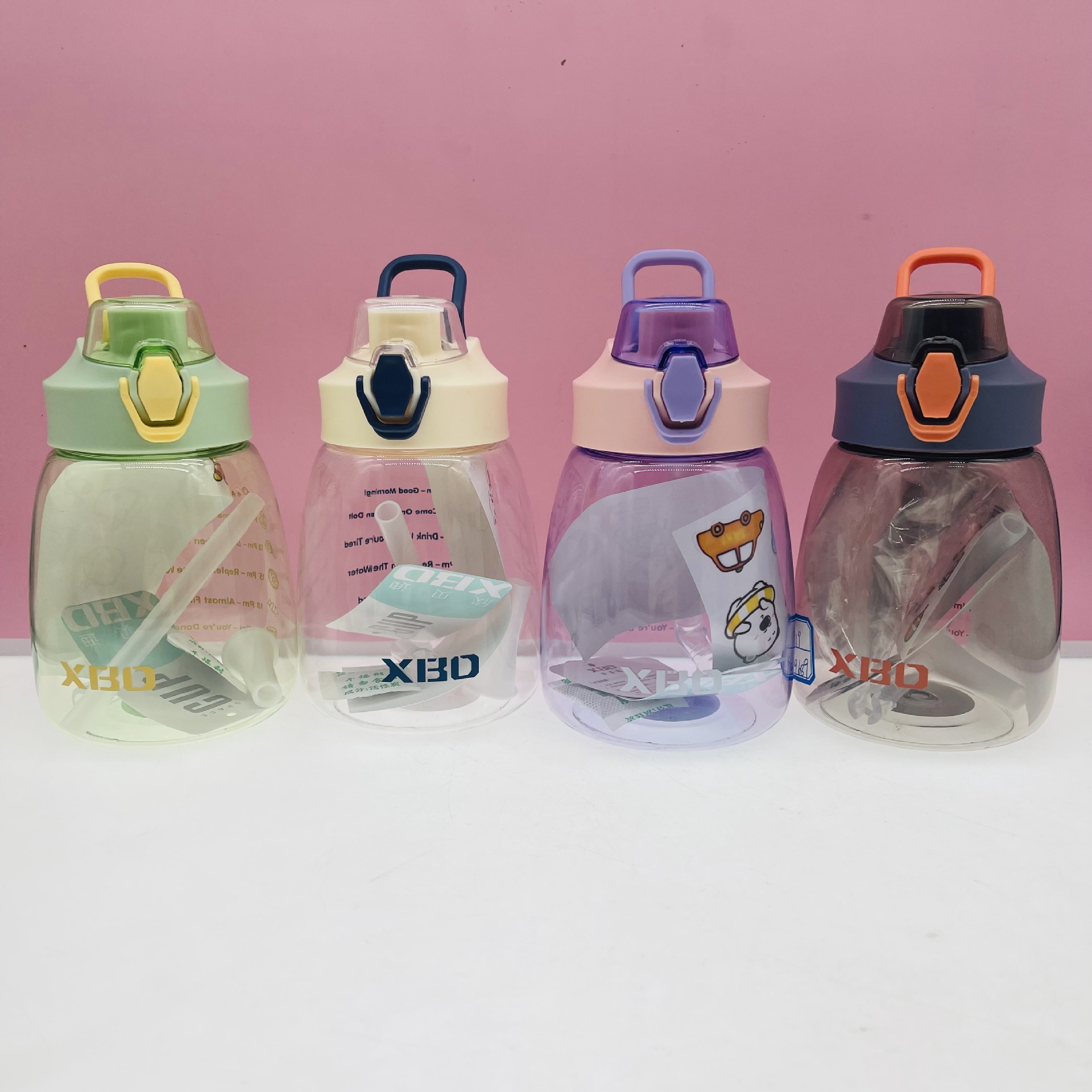 Xinbedi nuevo pequeño vientre taza de dibujos animados de Internet celebridad de los niños taza de agua 650ml taza de paja de plástico estudiante hervidor portátil