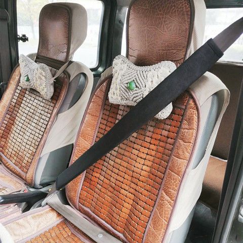Car shoulder pad car seat belt anti-wear neck anti-wear clothing soft flannelette four seasons universal shoulder pad artifact