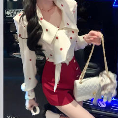甜酒波尔卡高级感收腰蝴蝶结波点白衬衫+红色短裤套装
