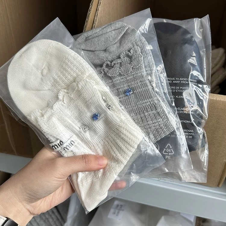 欧货后跟字母个性镶钻花边网眼透气短袜女网红甜美减龄轻奢潮袜