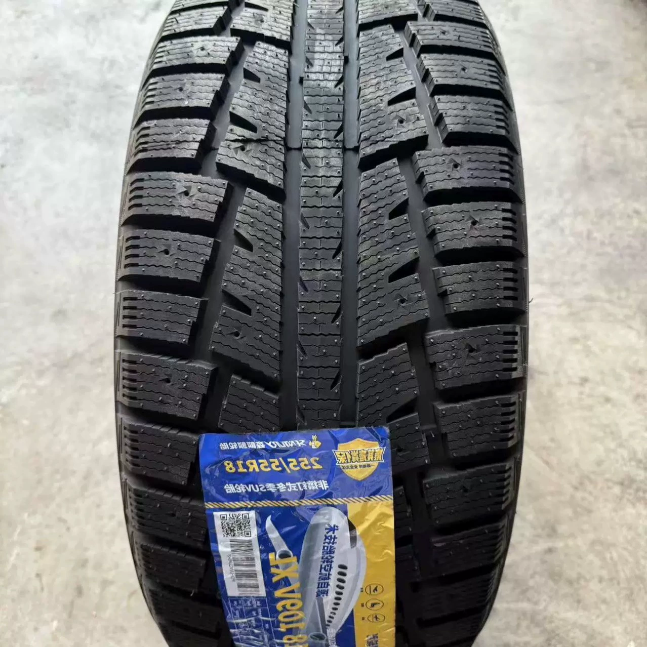 Зимняя шина (Luhang), с возможностью ошиповки, мягкая смесь, 215/60R17 и 225/65R17