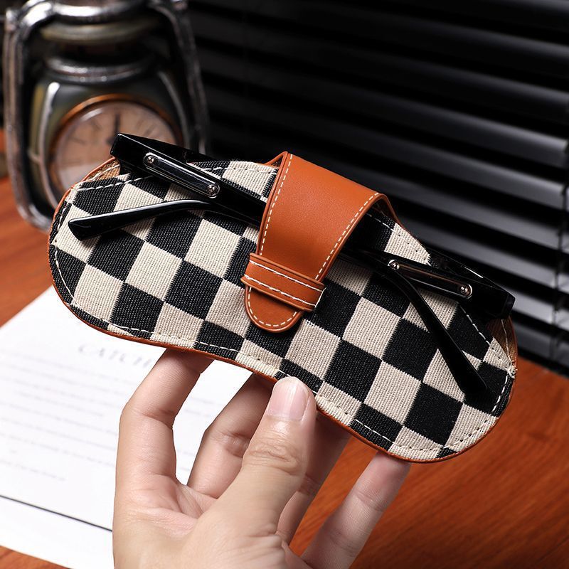 진한 베이지 체크