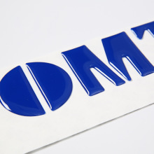 源头厂家定制字母滴胶贴纸透明logo汽车标卡通立体水晶滴塑标牌