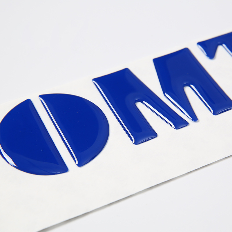 源头厂家定制字母滴胶贴纸透明logo汽车标卡通立体水晶滴塑标牌