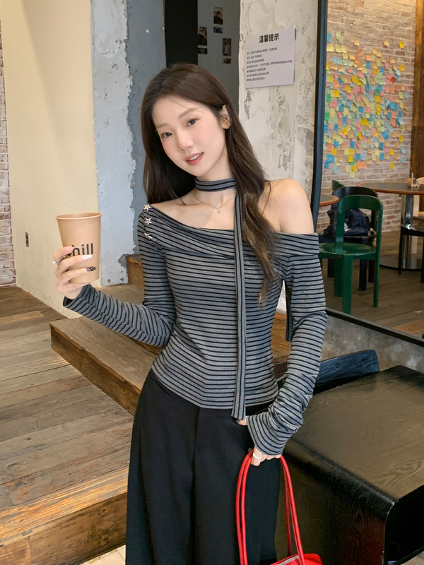 黑灰条纹撞色一字肩露锁骨长袖t恤女2025早秋不规则飘带气质上衣|undefined