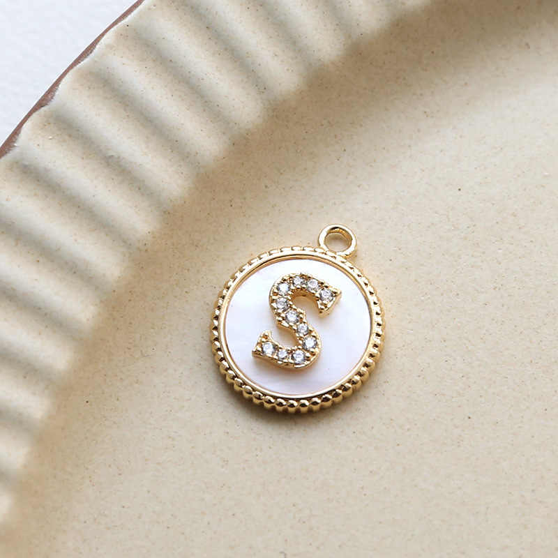 3g Weight Shell, Zircon Inlay Material Charms, Jewelry Accessories Classification 1 Piece Quantity Copper Material Round, Letter Pattern Plating, Inlay Design Simple Style Style 1 Piece Copper Shell Zircon Round Letter 25