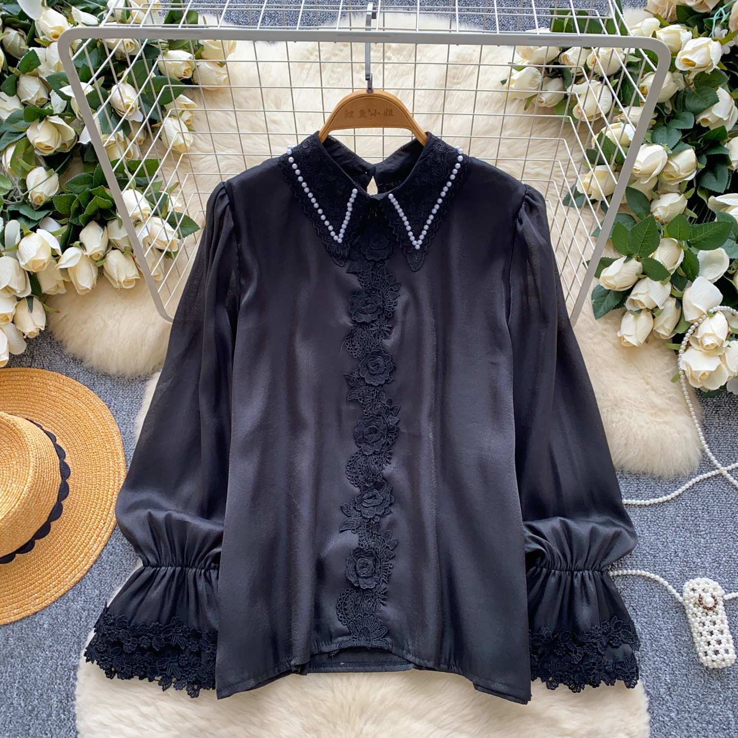 Camicetta donna stile francese in pizzo con perle e dettagli mesh_voghion.com