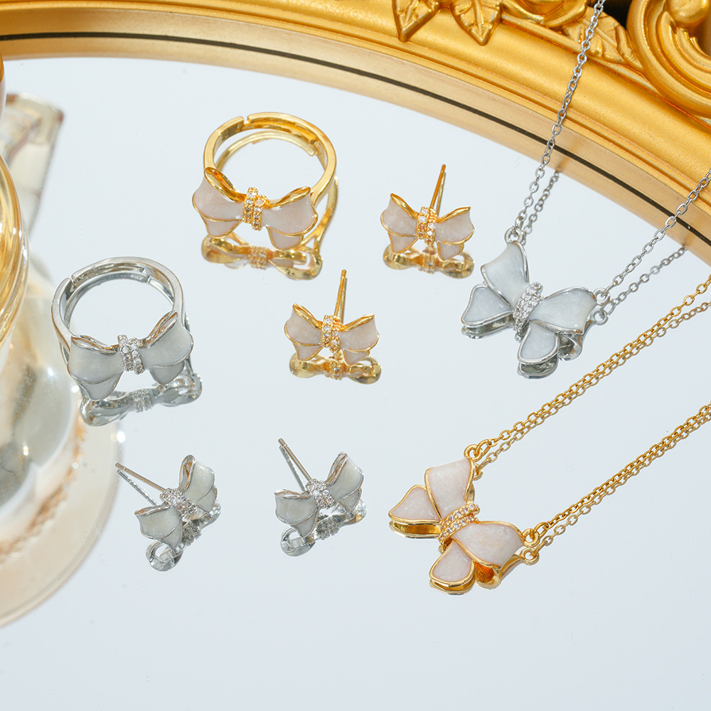 Necklace stainless steel with bow with zircon