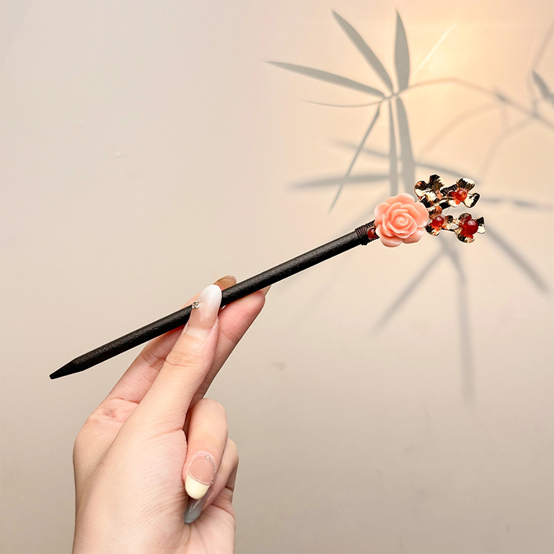 Nueva horquilla china 2025 nuevo estilo estilo antiguo horquilla mujer falda de cara de caballo de alta calidad estilo nacional horquilla de madera paso a paso horquilla tocado