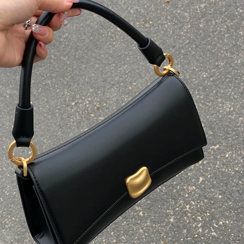 Shoulder Bag, black, structured design with gold hardware, compact 23×7×13 cm