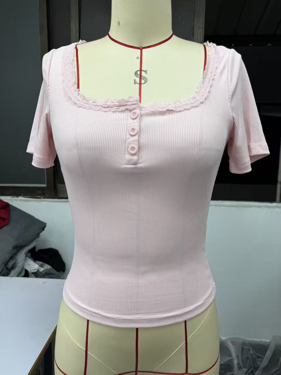 Lace-Up V-Neck Short Sleeve Top For Women, Fashion Basic Casual Blouse With Button Detail, Spring Summer Essential_ecoleips.com