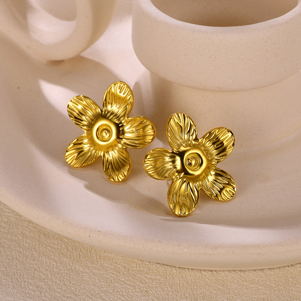 13g Weight 0.03µm-0.05µm Gold Plating Thickness PVD Coated Gold Plating Process 304 Stainless Steel Ear Needle Material Real Gold Plated Plating Material Stone-Free Inlay Material Ear Studs Classification 18K Gold Plating Color 1 Pair Quantity Daily Occasion 304 Stainless Steel Material Shamrock, Flower Pattern Women's Gender Vintage Style Style Waterproof Non Tarnish Craft PVD Coated Real Gold Plated 18K Gold Shamrock Flower 304 Stainless Steel Vintage Style Waterproof Non Tarnish Ear Studs 16