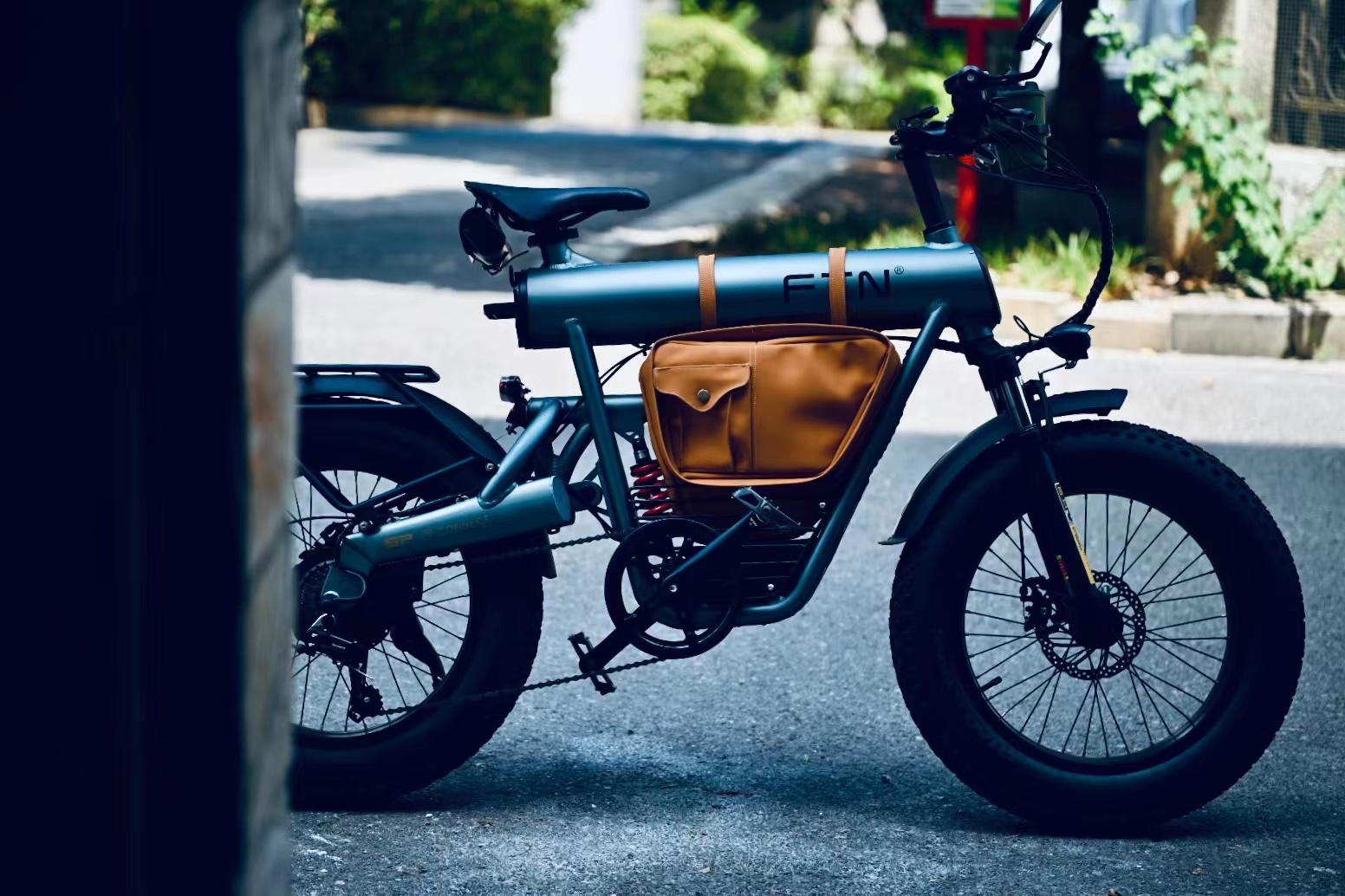 Zhou Shushu FTN electric bike mid-mounted battery seat bag retro modification accessory new waterproof and sun-proof model